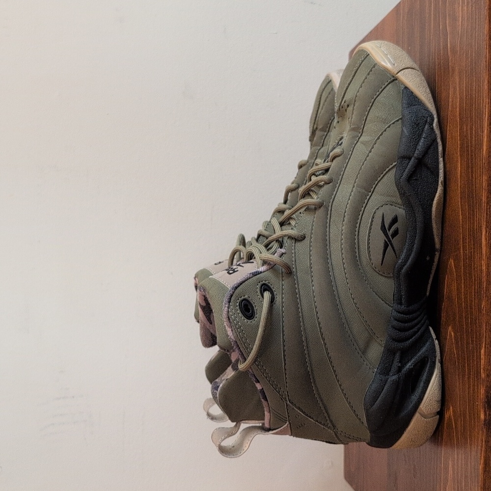 Reebok Shaqnosis Barracks Sz 9